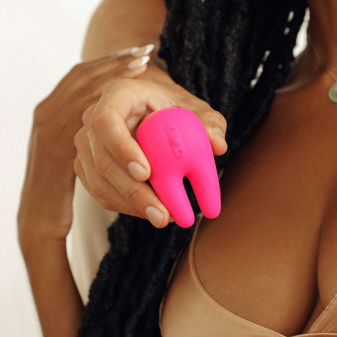 JimmyJane Form 2 Pro clitoral stimulator in pink or blue gray with dual motors, 25 vibration modes, waterproof design, and magnetic USB charging.
Keywords: JimmyJane Form 2 Pro, dual motor vibrator, clitoral stimulator, 25 vibration modes, waterproof vibrator, USB rechargeable toy, silicone vibrator, compact travel lock vibe, best-selling sex toy, luxury vibrator.