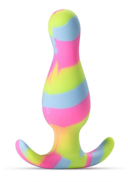 The Avant Kaleido Lime Butt Plug with feature labels, including Ultrasilk® smooth finish, Puria™ silicone, StayPut™ design, AnchorTech™ base, and progressing bead sizes for added sensation.