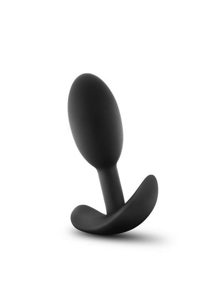 Luxe Wearable Vibra Slim Plug: Silent, battery-free vibrations with a sleek, tapered design. Made from body-safe Puria™ silicone for comfort and easy cleaning.