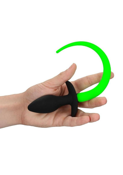 Ouch! Puppy Tail Silicone Plug - Glow In The Dark/Green Glow-in-the-dark silicone pup tail plug with a fluorescent green tail and smooth black plug.
Keywords: Ouch Glow in the Dark Pup Tail Plug, glow-in-the-dark puppy play plug, fluorescent green pet play plug, silicone pup tail plug, glow-in-the-dark pet play toy, BDSM pup play gear, glowing pet tail plug, puppy tail for beginners, glowing pet play accessories, pet play butt plug.