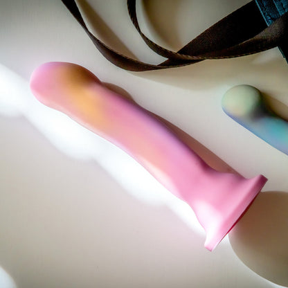 Vibrant pink and yellow silicone dildo with a curved design, suction base, and smooth finish, ideal for G-spot and P-spot play.
Keywords: curved dildo, Avant dildo, G-spot dildo, P-spot dildo, suction cup dildo, harness-compatible dildo, body-safe silicone dildo, Ultrasilk dildo, bright colorful dildo, artisanal sex toy.